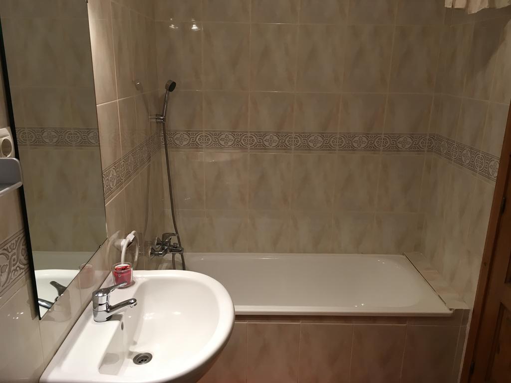 Vora Riu Apartment Естери д'Анеу Екстериор снимка
